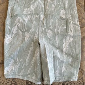 Lululemon Swift Speed high waist shorts, size 8, 8” inseam